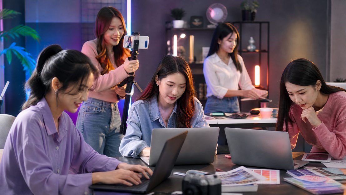 黄色仓库 黄色仓库：视频创作者联盟 · 百位创作者视频直播联动活动记录
